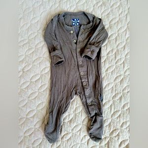 Kickee Pants button sleeper size newborn